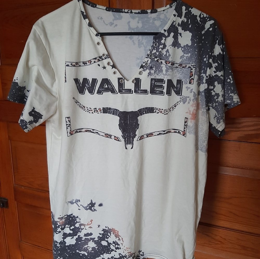 Cute Wallen shirt bought in Tennessee
